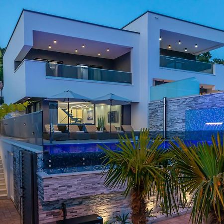 Luxury Villa Lorena With Heated Pool, Jacuzzi,Sauna And Seaview Crikvenica Exterior foto