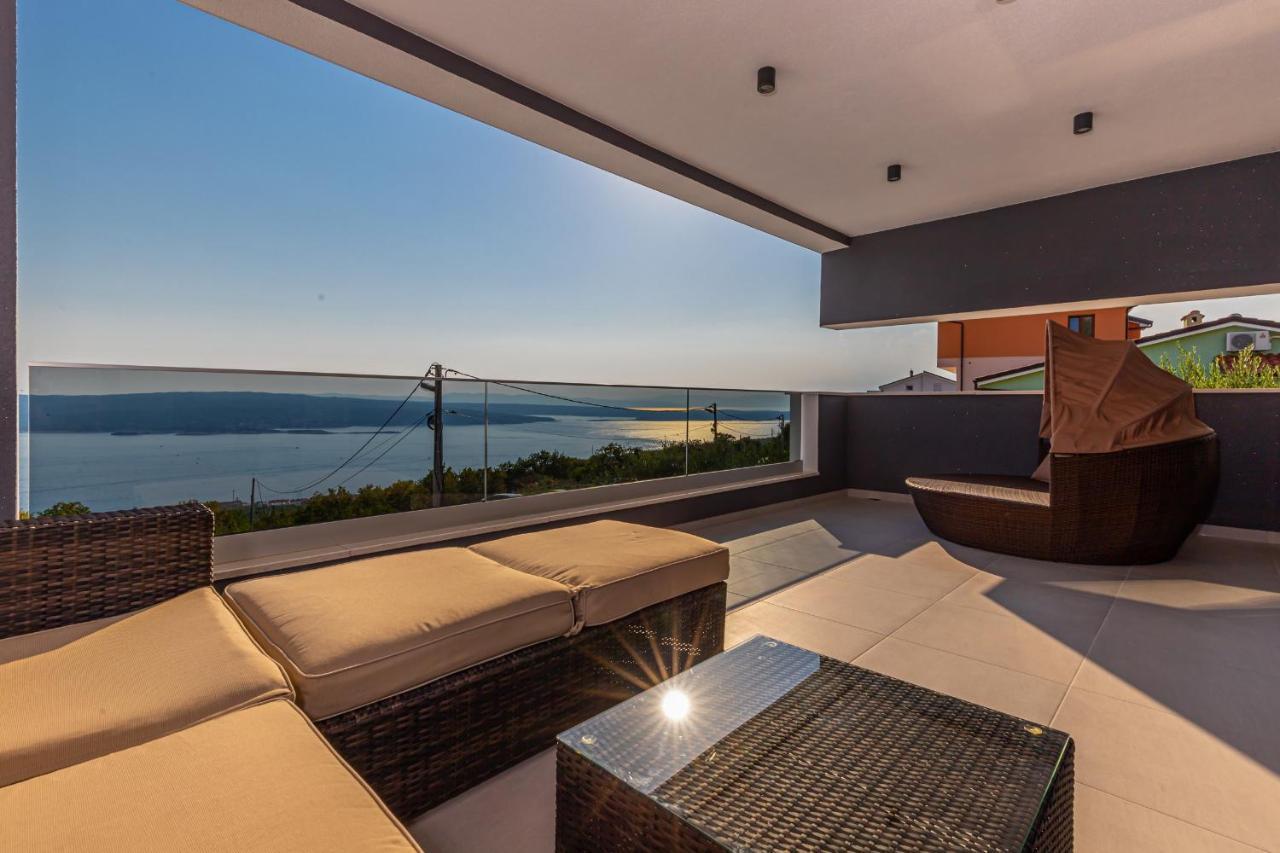 Luxury Villa Lorena With Heated Pool, Jacuzzi,Sauna And Seaview Crikvenica Exterior foto