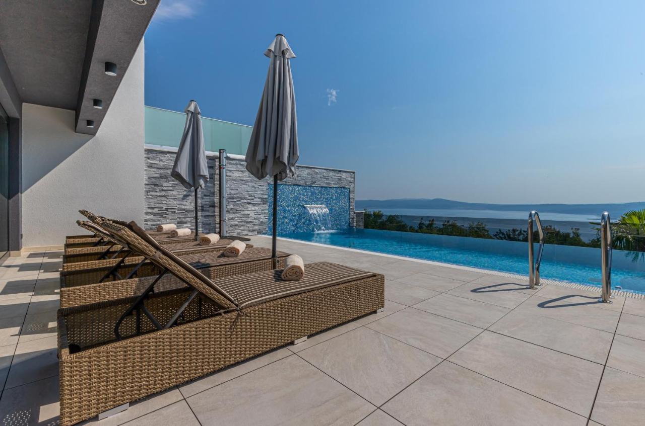 Luxury Villa Lorena With Heated Pool, Jacuzzi,Sauna And Seaview Crikvenica Exterior foto