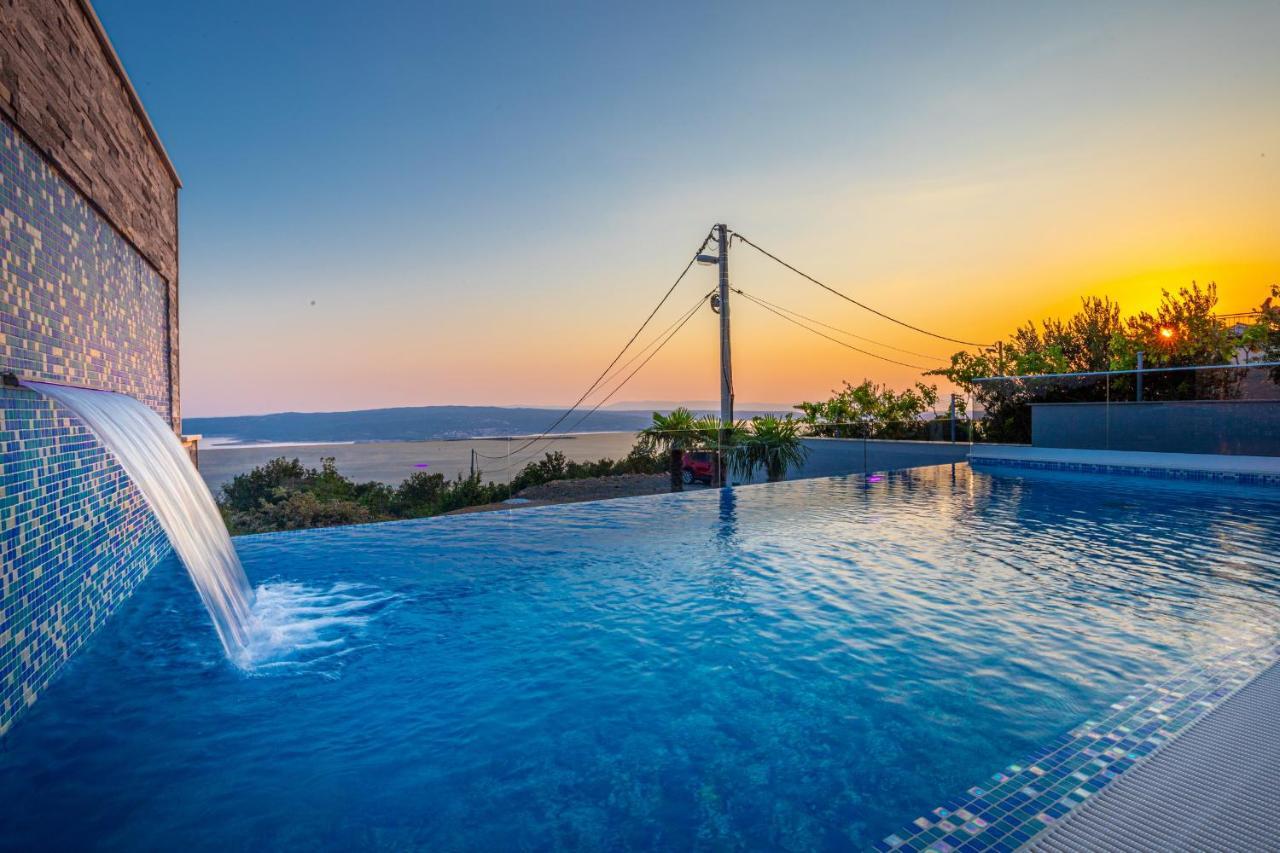 Luxury Villa Lorena With Heated Pool, Jacuzzi,Sauna And Seaview Crikvenica Exterior foto